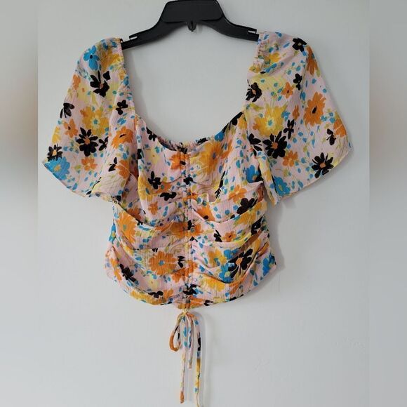 NWT WAYF Secrets Kept Ruched Crop Top Floral - Picture 4 of 8